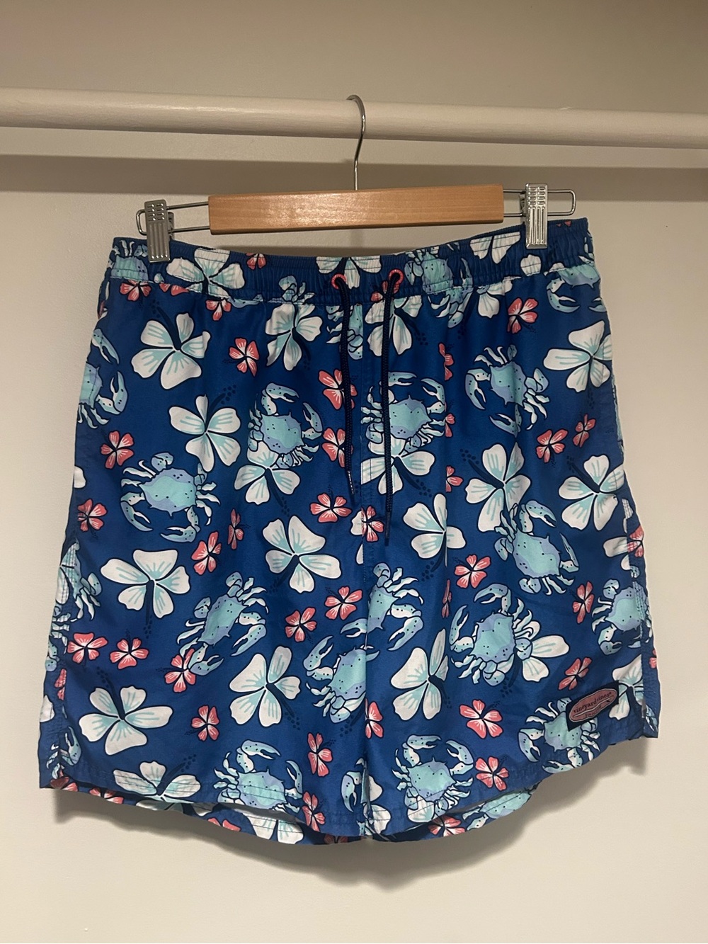 Vineyard Vines Blue Crab & Floral Swim Trunks